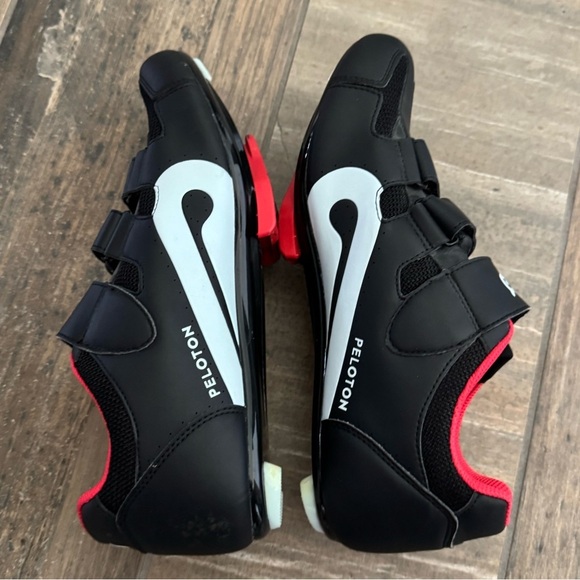Peloton Original Cycling Shoes size 44 (10.5) main image 10